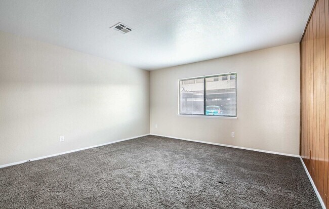 Foto del edificio - Great 2 Bedroom Condo