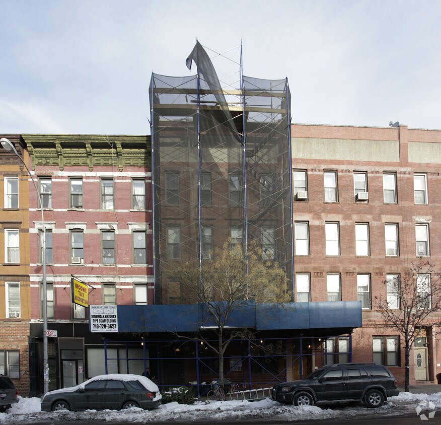 Building Photo - 99 Greenpoint Ave