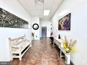 Building Photo - 4077 Lancaster Ave