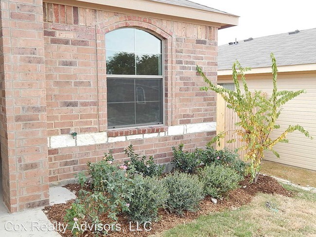 Building Photo - 1307 Falcon Dr