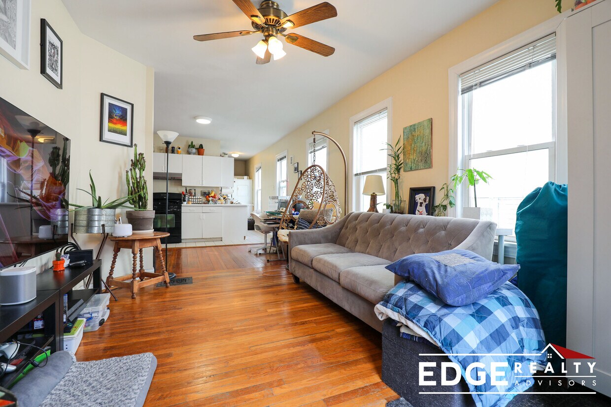 Foto principal - 131 Murdock St