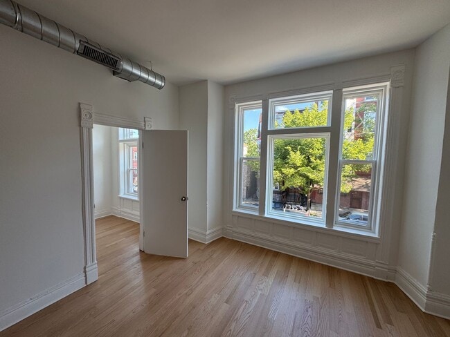 Building Photo - 1634 W 21st St