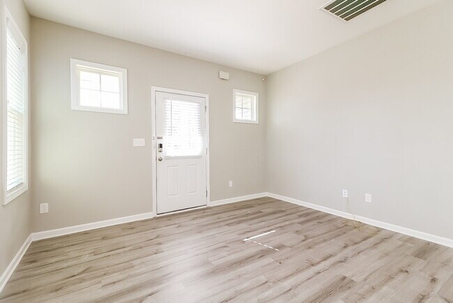 Foto del edificio - 167 E Wilson St