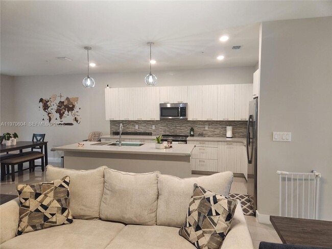 Foto del edificio - 4745 NW 84th Ct