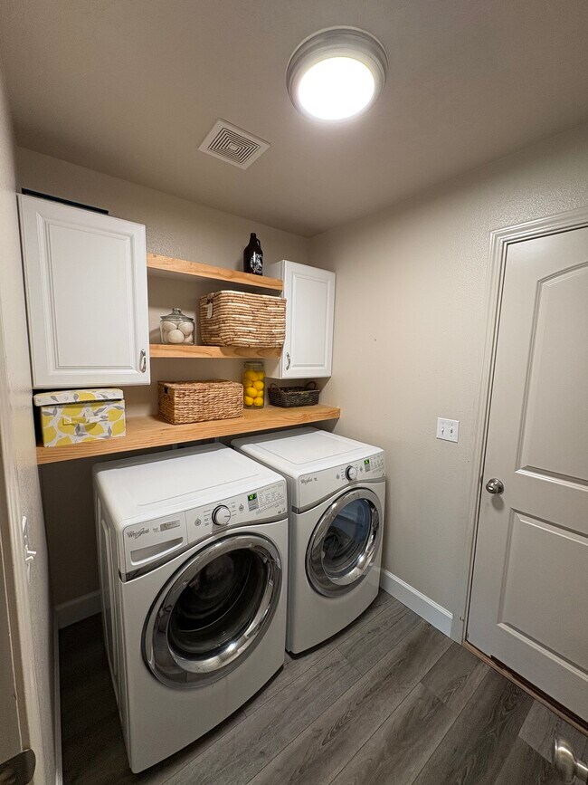Foto del edificio - 4614 Braeburn Ave