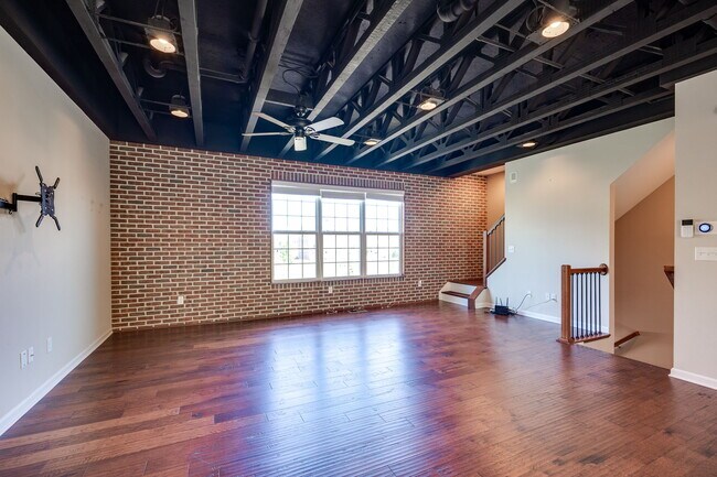 Foto del edificio - 9581 Tahoe Dr