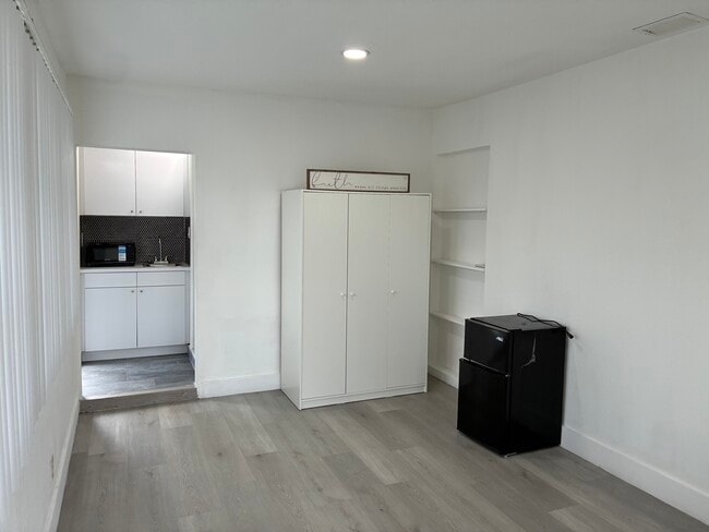 Foto del edificio - 7309 NW 62nd St