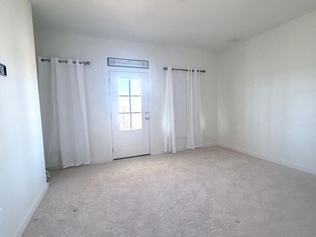 Building Photo - 2323 Discovery Loop