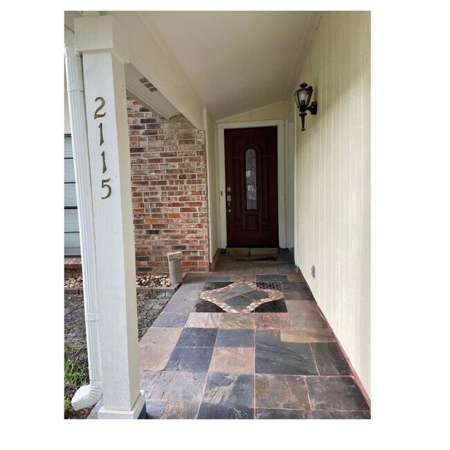 Foto del edificio - 2115 Fall Meadow Dr