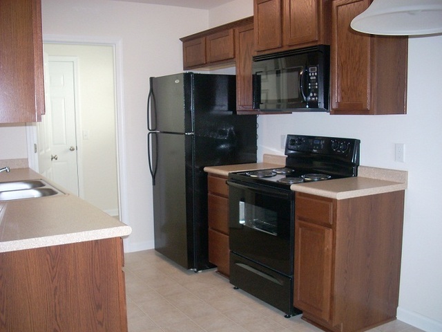 Building Photo - 114 Five Oaks Ct