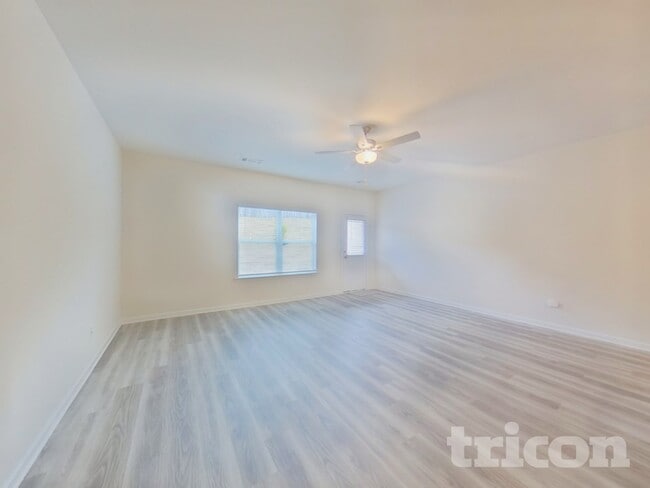 Building Photo - 280 Oliver Dr