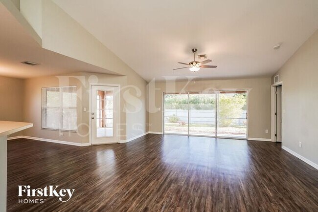 Foto del edificio - 4427 NE 10th Ct