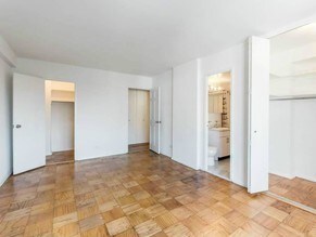 Foto principal - 145 E 16th St