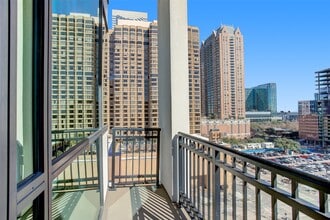 Building Photo - 1211 Caroline St