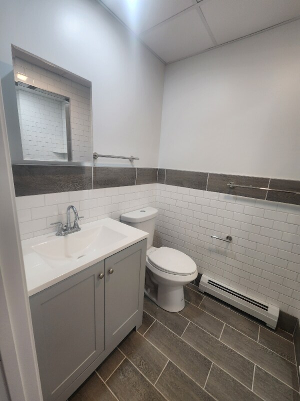 Foto del edificio - 151 S Main St