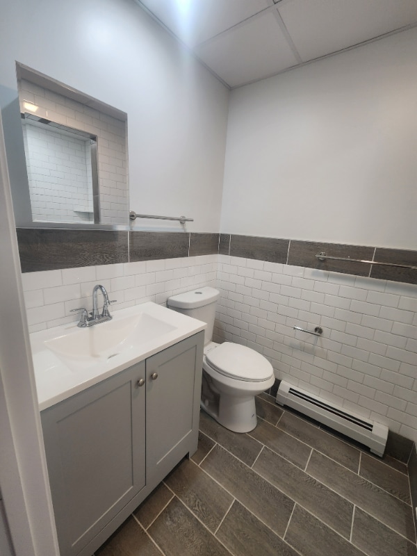 Building Photo - 151 S Main St