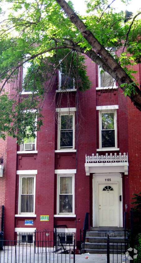 Primary Photo - 1105 Putnam Ave