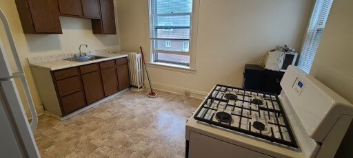 Kitchen - 2261 Tilbury Ave