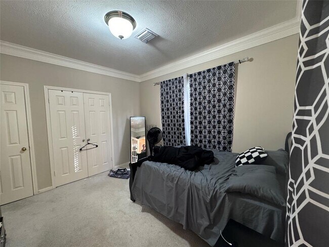 Foto del edificio - 5035 Plantation Colony Dr