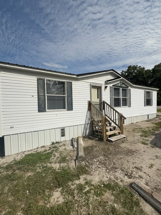 Building Photo - 2108 Catherine Lake Rd