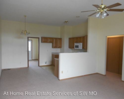 Foto del edificio - 1806-1808 Cedarcrest Ave