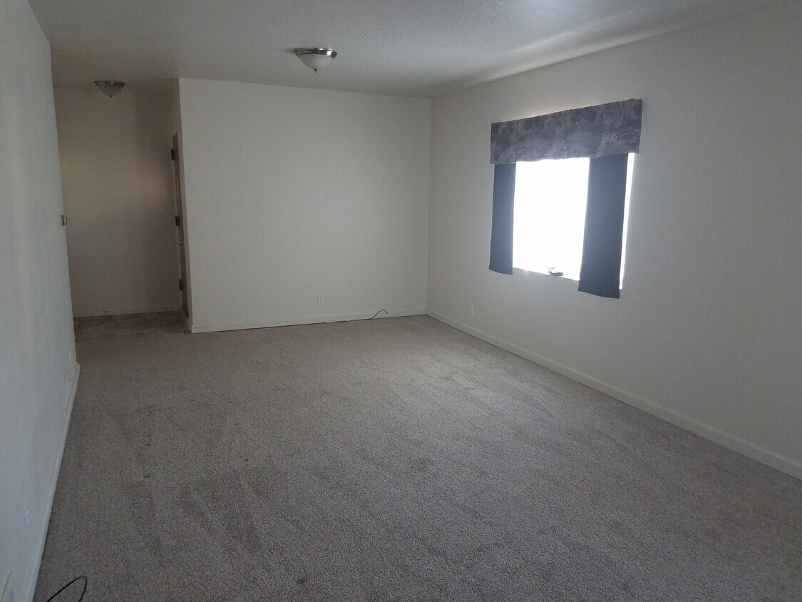 Living Room - 110 N 10th St