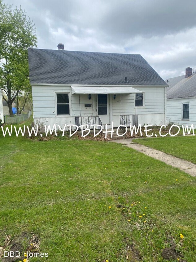 Primary Photo - 3 br, 1 bath House - 4030 South Park Dr