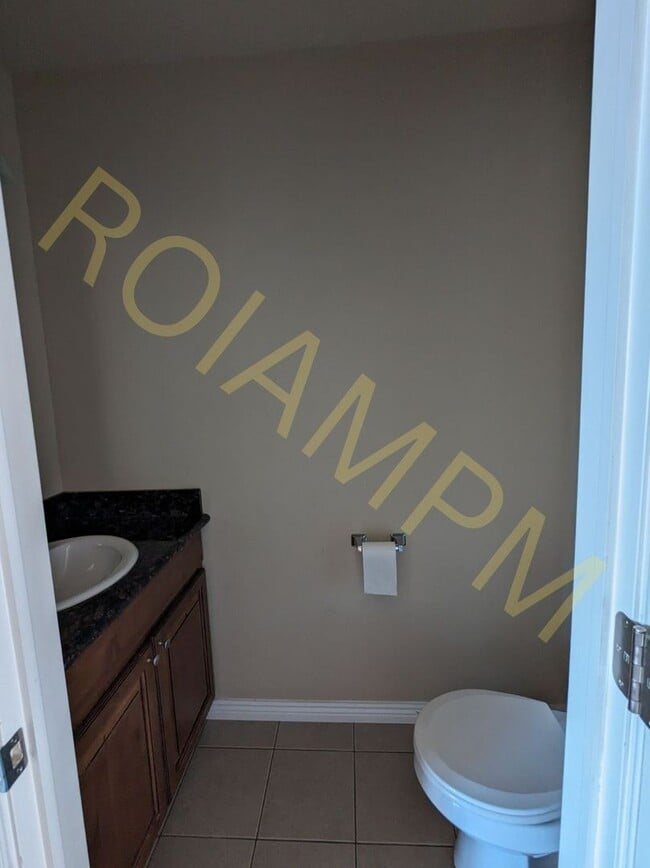 Building Photo - 3-Bedroom Townhome Near ISU with Attached Garage