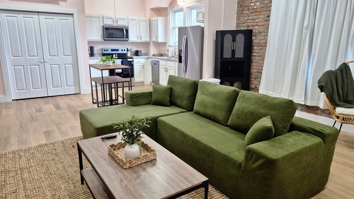 Foto principal - 716 Broadway St