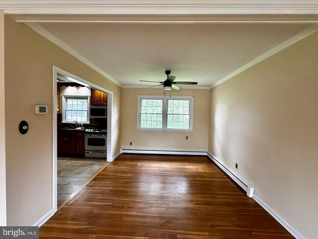 Building Photo - 119 Forsythia Dr