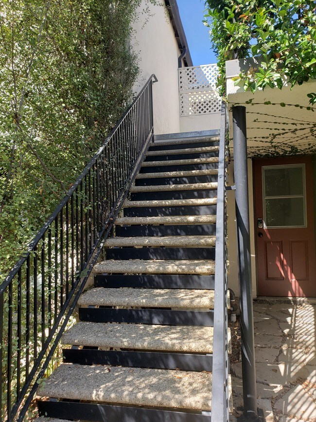 Building Photo - 923 16th St