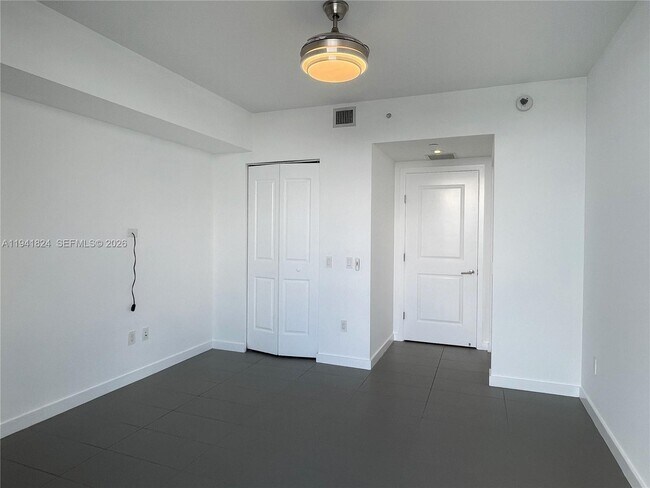 Foto del edificio - 1600 NE 1st Ave