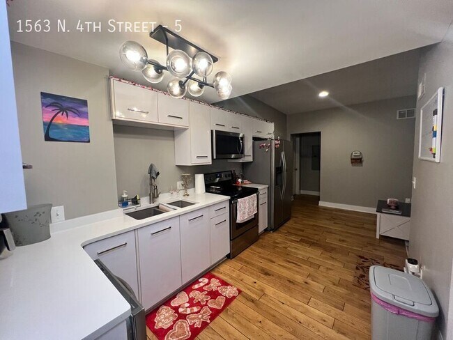 Foto del edificio - 1563 N 4th St