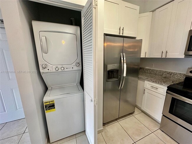 Building Photo - 7290 NW 114th Ave