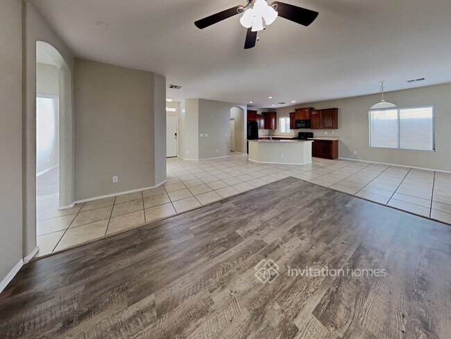 Foto del edificio - 2694 S 168th Dr