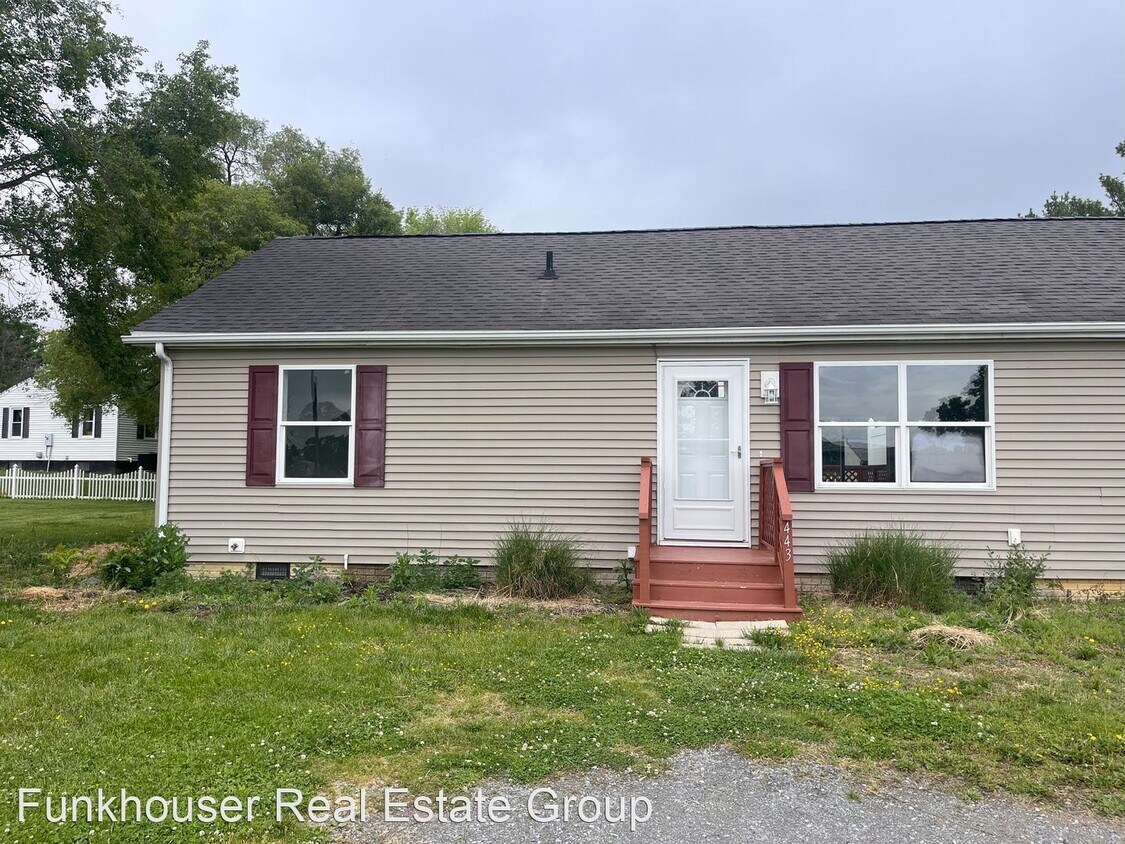 2 br, 1 bath House 443 Dave Berry Road House Rental in
