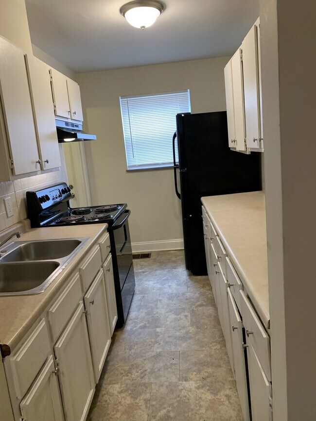 Building Photo - 8220 Georgianna Dr