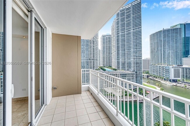 Building Photo - 801 Brickell Key Blvd