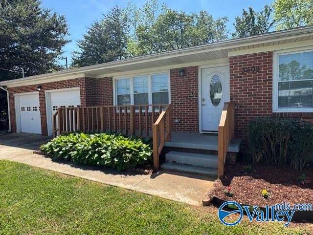 Foto del edificio - 3505 Mastin Lk Rd NW