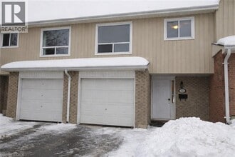 Building Photo - 279 Bluevale St N