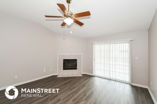 Foto del edificio - 13006 Staffordshire Dr S