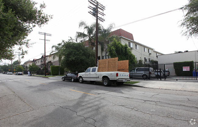 Building Photo - 13910 Sayre St