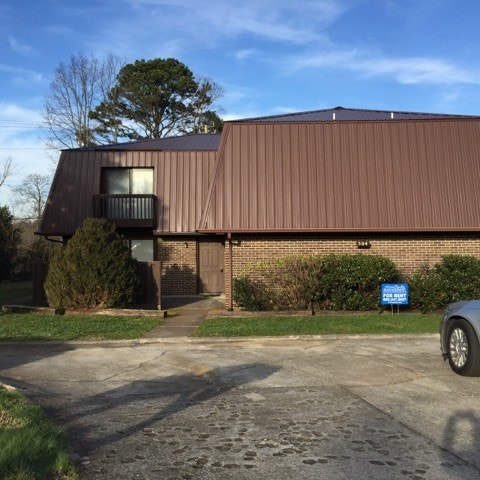 Building Photo - 504 Cedartop Ln NW
