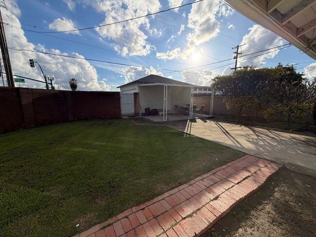 Foto del edificio - Beautiful 3 Bedroom Home in Covina
