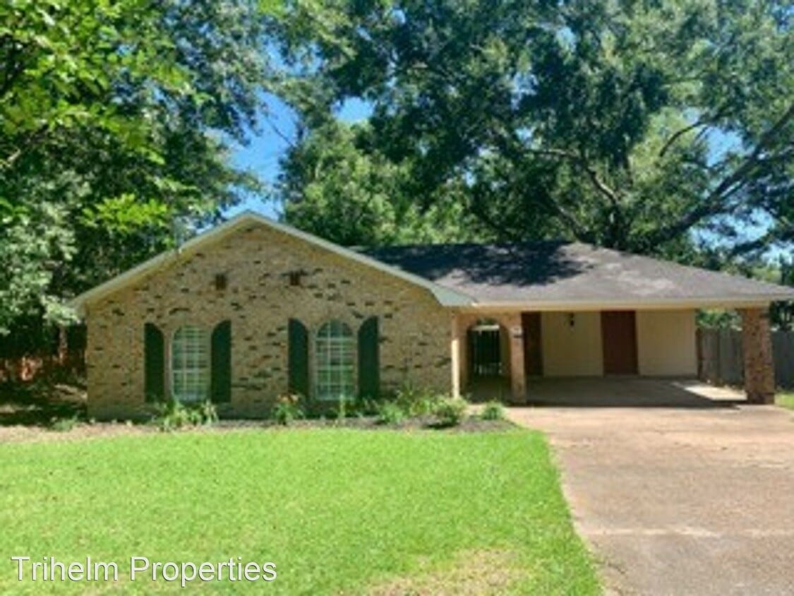 Primary Photo - 3 br, 2 bath House - 327 E School Street