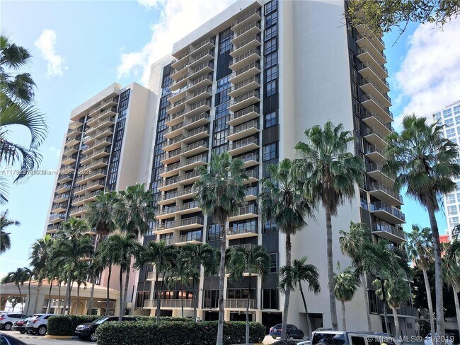Foto del edificio - 1450 Brickell Bay Dr