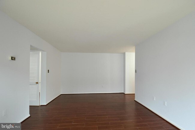 Building Photo - 9702 Kingsbridge Dr