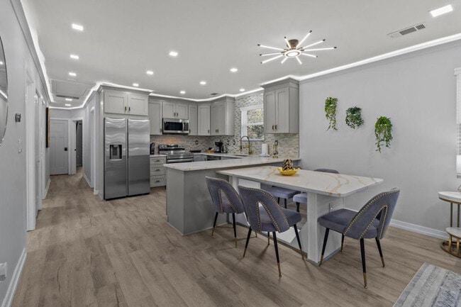 Building Photo - 1705 Seigle Ave