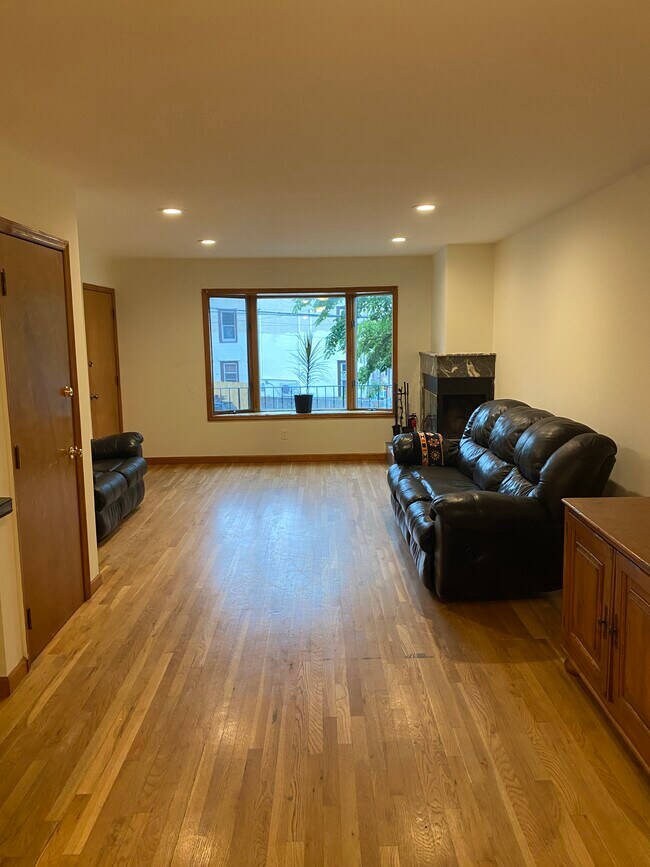 Living Room - 113 Chestnut Ave