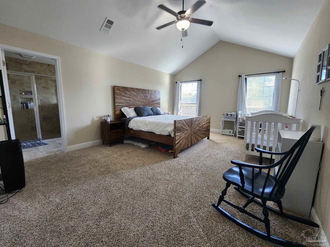 Foto principal - 6061 Twenty One Oaks Dr